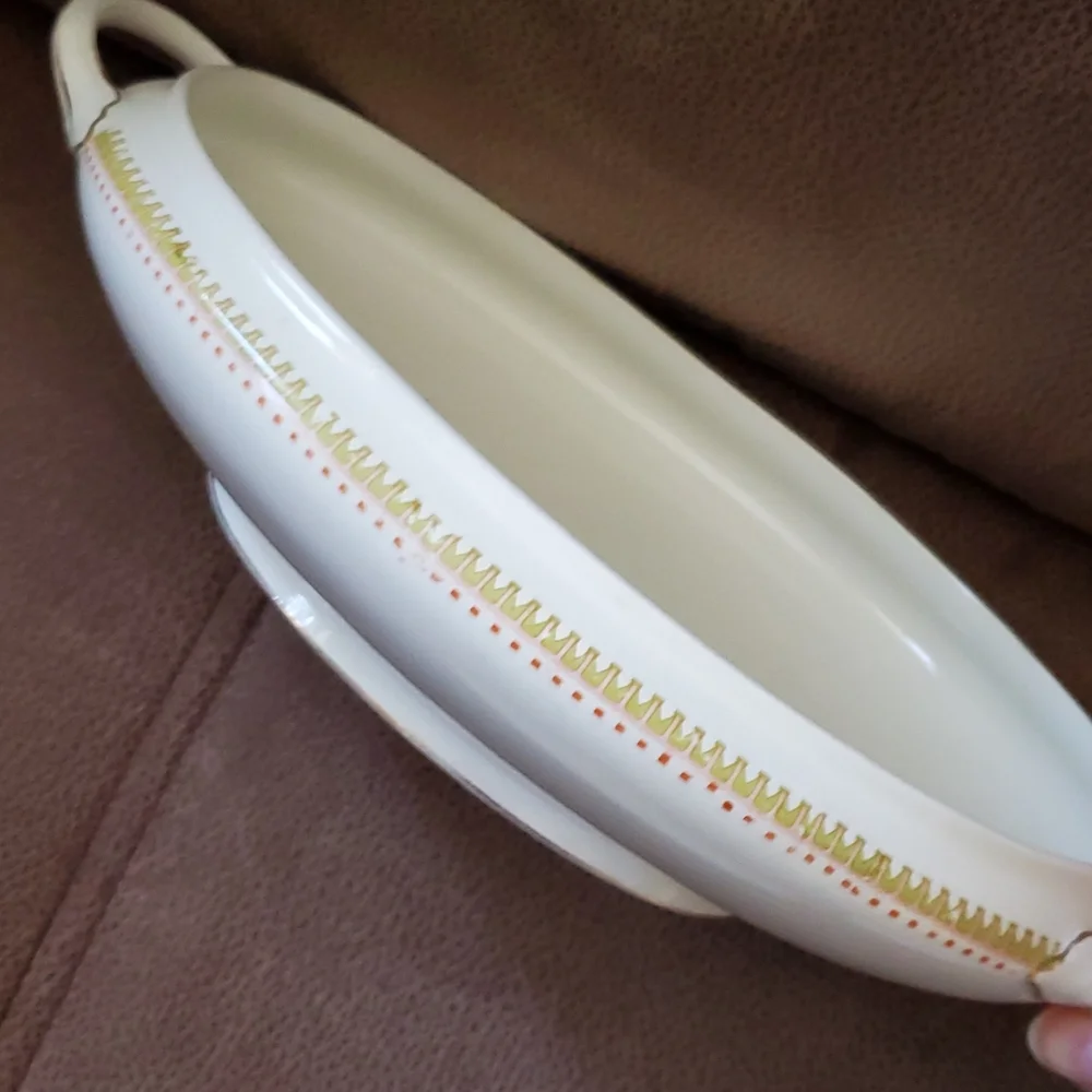 Johnson Bros. oval covered tureen white, green 1915